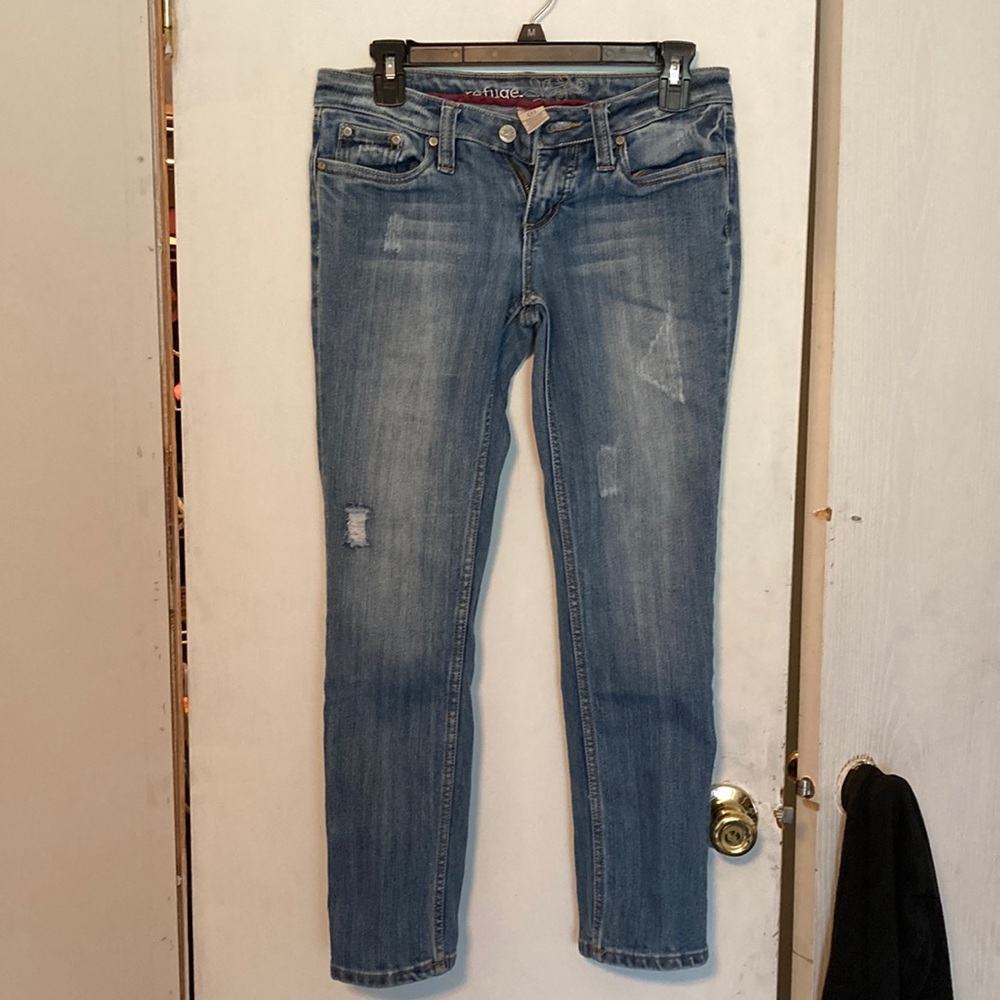 Refuge Distressed Ankle/Capris Pants